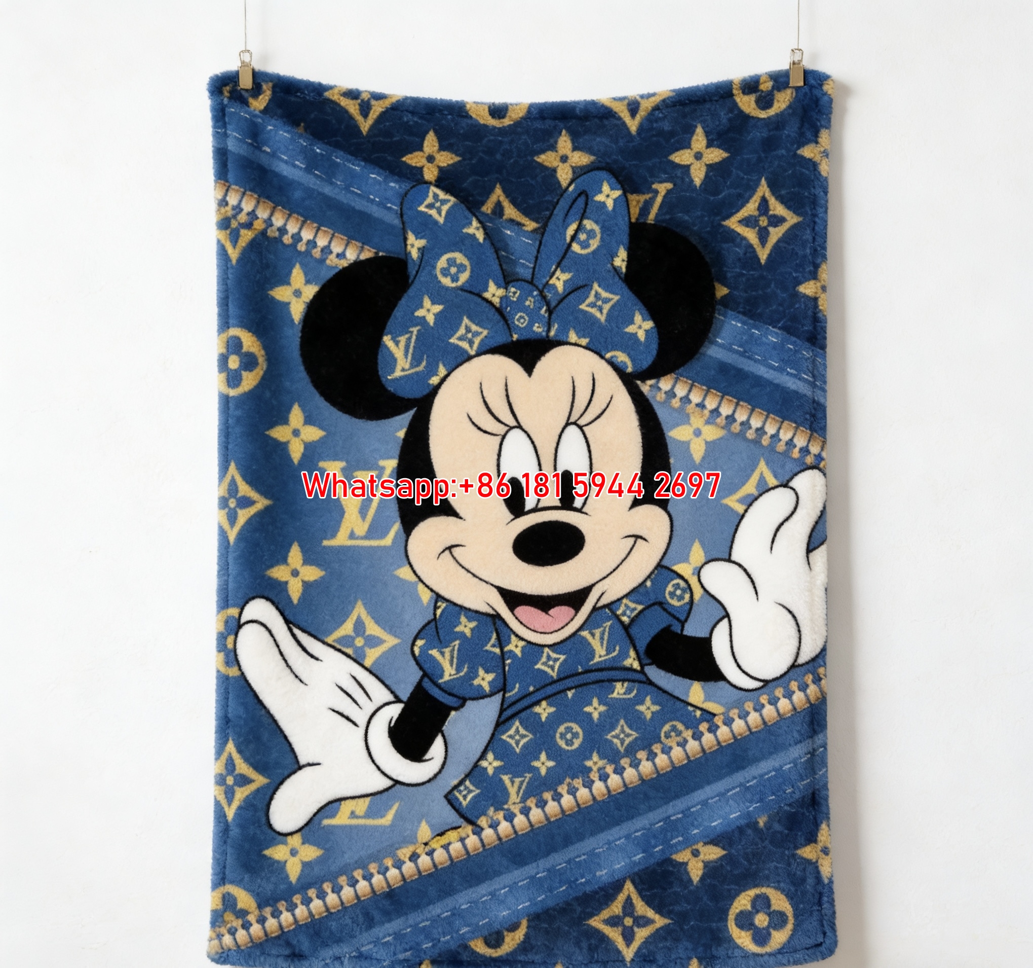 Minnie x LV Flannel Blanket Minnie Monogram Throw IMG_3346